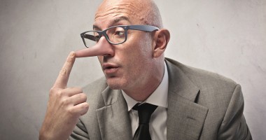 Stire din Cetățenești : Cum îți dai seama că ai un soț mincinos