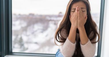 Stire din Sănătate : Atacul de panică îți dă dureri de cap? Cum îl recunoşti şi ce să faci pentru a-l preveni