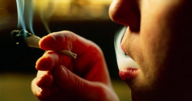 Stire din Eveniment : Cum recunoști consumatorul de droguri