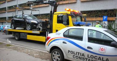 Stire din Eveniment : Galerie FOTO. Cum se roagă șoferii constănțeni de polițiști: "Se pun în fața mașinii, plâng!"