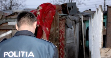 Stire din Eveniment : Cum sunt păziți arestații la domiciliu, fără brățările GPS