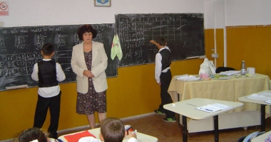 Stire din Cultură-Educație : Cum trebuie pedepsiți profesorii pentru încălcarea statului elevului