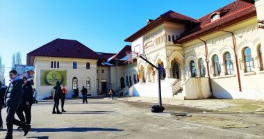 Directorii constănțeni se tem să deschidă curțile școlilor. "În caz de incidente, cine răspunde?" - 2