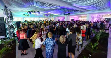 De 8 Martie, economia locală înflorea. Acum totul e pustiu şi doamnele sunt sărbătorite în familie - 2