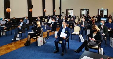 Stire din Politică-Administrație : Consilierii locali din Constanţa şi-au făcut publice averile. Cât de bogaţi sunt liberalii