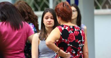 Stire din Cultură-Educație : Părinții au văzut ce minuni au scris copiii în lucrări. Dezamăgirea a fost și mai mare