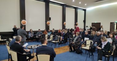 Directori versus politicieni, despre deschiderea curții școlii: "Nu aruncați toată responsabilitatea în cârca noastră!" - 3