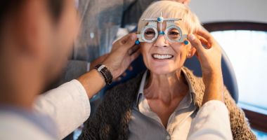Stire din Sănătate : Medicii susțin că operația pentru dezlipire de retină redă vederea