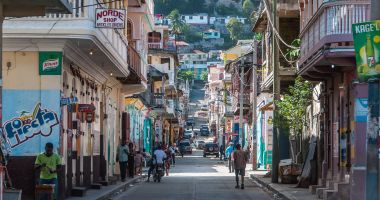 Mărturii din misiunea Haiti. „Toată lumea avea arme, ieșeam pe stradă numai cu vestă antiglonț!” - 2