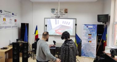 Liceeni de la "Dimitrie Leonida" au experimentat cel mai avansat simulator de vopsitorie virtuală 3D din Europa de Est - 2