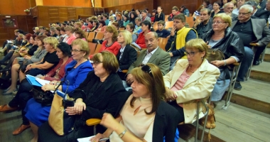Stire din Cultură-Educație : Mulți dintre vechii directori și-au recâștigat pozițiile prin concurs, pentru încă patru ani