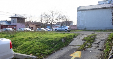 Dispare încă o parcare între blocuri, la Constanța. Investitorii construiesc un bloc cu patru etaje - 3