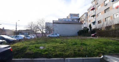 Dispare încă o parcare între blocuri, la Constanța. Investitorii construiesc un bloc cu patru etaje - 5