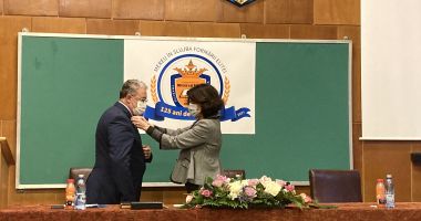 Distincţie înaltă pentru prof. Vasile Nicoară, directorul Colegiului Naţional „Mircea cel Bătrân” - 4