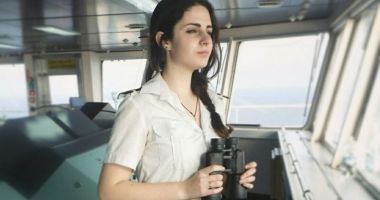 Stire din Economie : Doamnele mărilor și oceanelor. Peste 2.500 de românce au carnetul de marinar în buzunar