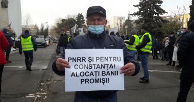 Sătui de promisiuni, fermierii au ieşit în stradă! „Am primit o palmă şi cu seceta şi cu pandemia” - 3