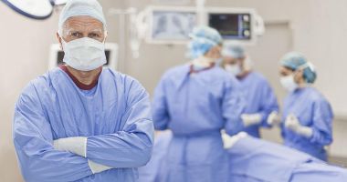 Cadrele medicale, cu sabia deasupra capului. „La spitalul judeţean, doar 50% din personal este vaccinat” - 2