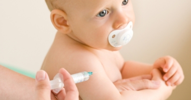 Stire din Sănătate : Cele două fețe ale vaccinării.  Cât de importantă este imunizarea nou-născutului și a sugarului