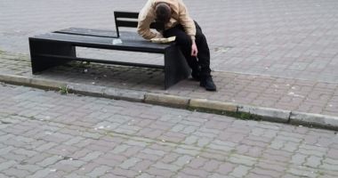 Fenomenul „Zombie”, pe străzile Constanței. „Din două fumuri, nu mai știu de mine!” - 2