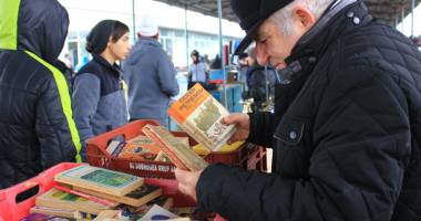 Bătălia pentru supraviețuire. Cum  se face negoț în târgul obor - 11