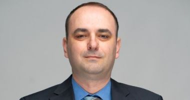 Stire din Politică-Administrație : USR-PLUS nu este de acord cu stadionul promis de primarul Vergil Chiţac. „Avem nevoie de unul cu 30.000 de locuri”