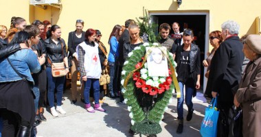 IMAGINILE DEZNĂDEJDII / Fetele moarte în incendiul de la "Beirut", conduse pe ultimul drum. Cine sunt vinovații? - 12