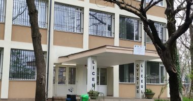 Stire din Cultură-Educație : 10 elevi ai Liceului "Ovidius" vor pleca în America, cu sprijinul Primăriei Constanța