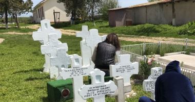 Troiță închinată eroilor din Primul Război Mondial, descoperită în cimitirul de la Vadu - 2