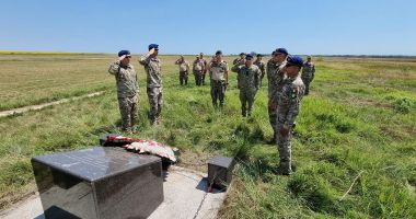 FOTO. DURERE ȘI LACRIMI, LA 12 ANI DE LA CATASTROFA AVIATICĂ DE LA TUZLA - 2