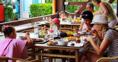 Stire din Social : Restaurant Estival, alegerea potrivită pentru întreaga familie