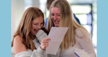 Elevii participanţi la Evaluarea Naţională, în extaz! "Au fost subiecte de clasa a VI-a". Profesorii îi contrazic - 5