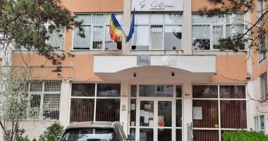 Stire din Cultură-Educație : Sute de elevi vor susține examenele Cambridge la Liceul "George Călinescu"