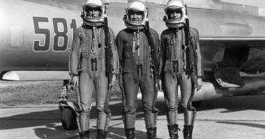 "Extraterestrul" venit din ceruri după ce s-a catapultat din MIG - 2