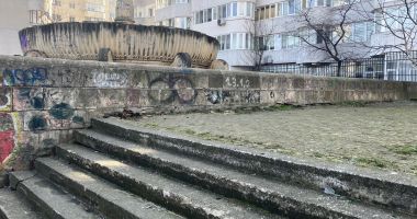 Fântâna dragonului, distrusă de improvizaţii. „Autorităţile nu sunt interesate!” - 3