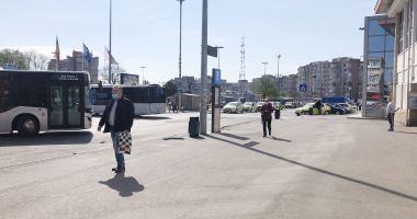 Restricţiile s-au anulat, Covidul nu a plecat! Cum revine la normal viaţa românilor - 2