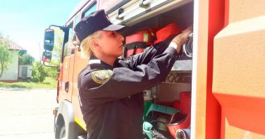 "Raritate" pe mașina de pompieri: o femeie care intră în foc! "Nu mă văd făcând altceva!" - 2