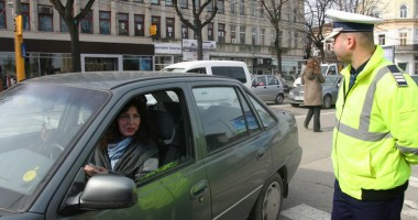 Stire din Eveniment : CONSTĂNȚENCELE LA VOLAN / Ce părere au polițiștii rutieri despre șoferițele din Constanța