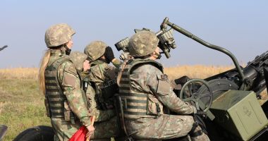 Femei militar, la prima tragere. „Inima bate precum proiectilul care pleacă din tun” - 2