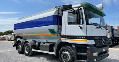 Stire din Economie : Fiscul vinde autoturisme, barje, case, apartamente, aur şi terenuri