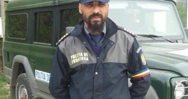 Stire din Eveniment : Polițiștii de frontieră refuză hrana  și poartă banderole tricolore.  "Ne gândim la un protest masiv!"