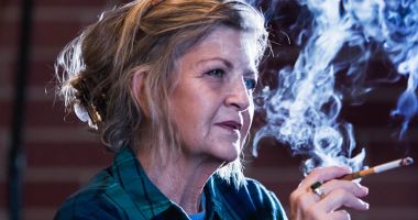 Stire din Sănătate : Încercați să nu mai fumaţi deoarece vă puteți afecta vederea!