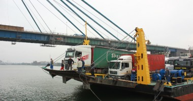 Aventuri, înjurături și nervi sub podul Agigea. Cum se trece canalul cu gabara - 3