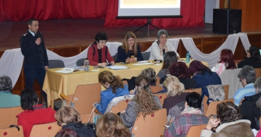 "Nu vreau să mai existe posturi ascunse, păstrate prin... șifonier sau sertar!" - 4