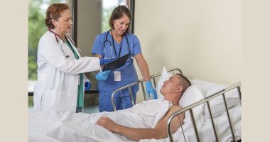 Stire din Social : Medicii din spitale fug de gărzi. "Avem posturi disponibile, dar nu vine nimeni"
