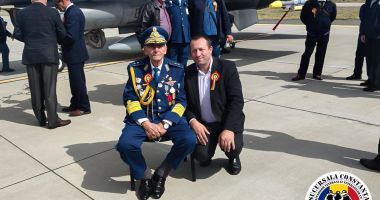 Stire din Eveniment : Veteranii au prezentat onorul unei legende a Armatei, cronicarul primului marș transatlantic al bricului „Mircea”