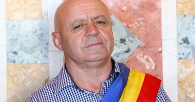 Stire din Politică-Administrație : Primarul comunei Mihai Viteazu, Gheorghe Grameni: „Educația și sănătatea sunt prioritățile mele“