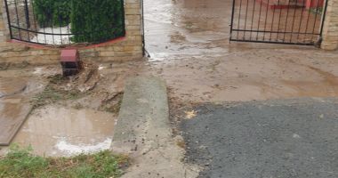 Inundaţiile au făcut prăpăd în satul Cheia din comuna Grădina. "Totul s-a întâmplat din cauza unei localnice" - 3