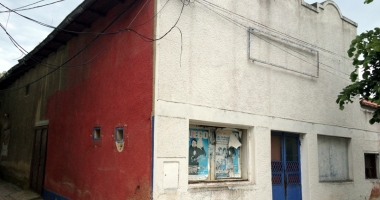 Ruină și buruiană pe post de spectatori în grădinile de vară de pe litoral - 5