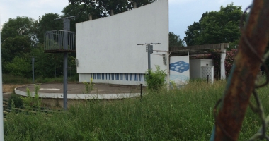 Ruină și buruiană pe post de spectatori în grădinile de vară de pe litoral - 8
