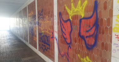 Constanța „mâzgălită”! Graffiti-urile au umplut blocurile gri! - 7